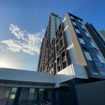 Elijah Hotel Dasmarinas Ngoại thất bức ảnh