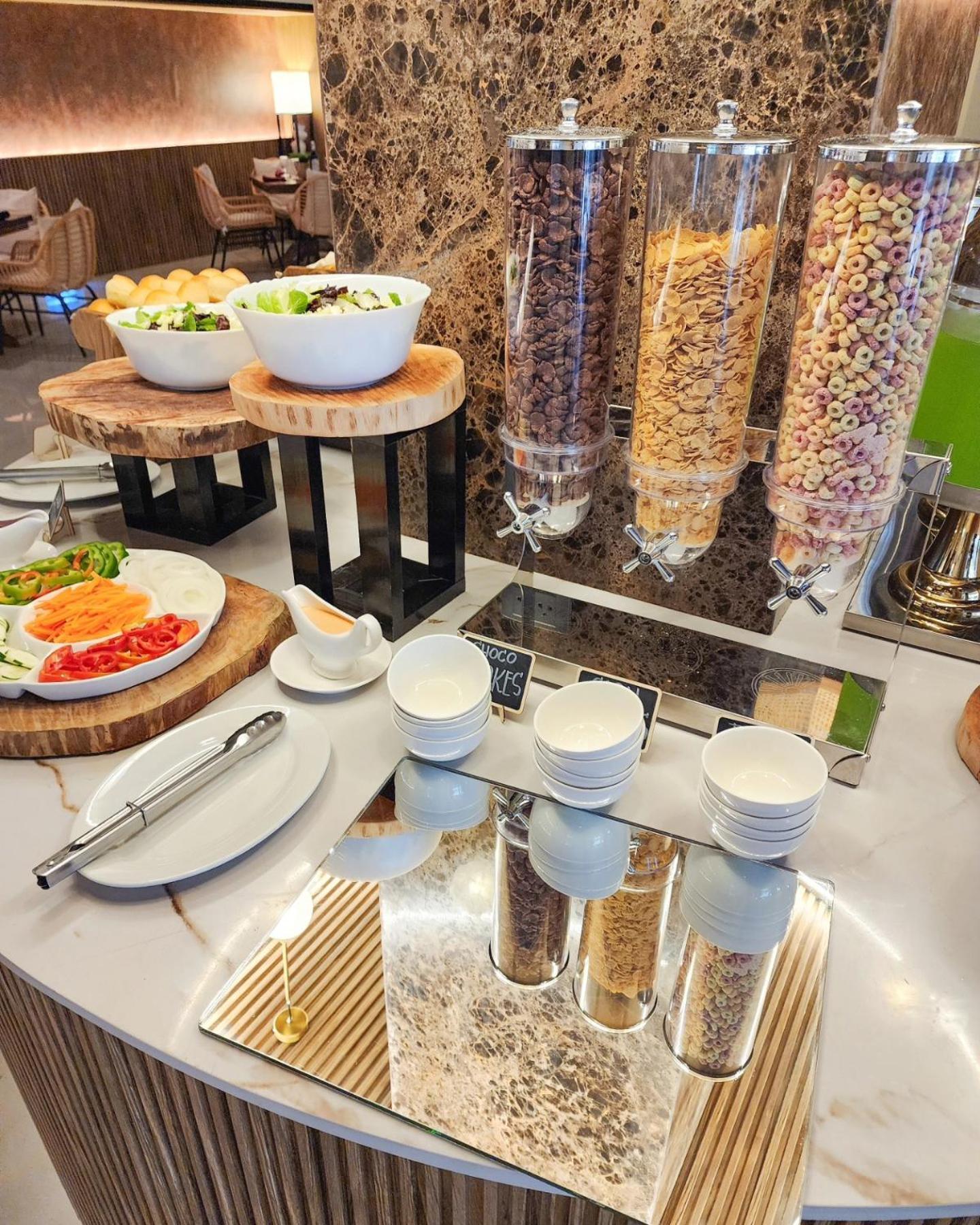 Elijah Hotel Dasmarinas Ngoại thất bức ảnh