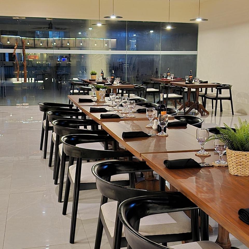 Elijah Hotel Dasmarinas Ngoại thất bức ảnh