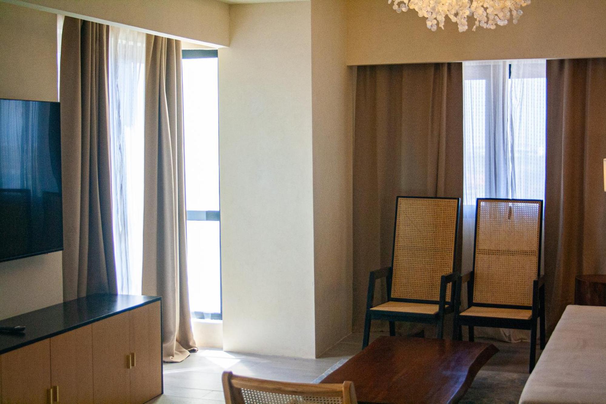 Elijah Hotel Dasmarinas Ngoại thất bức ảnh