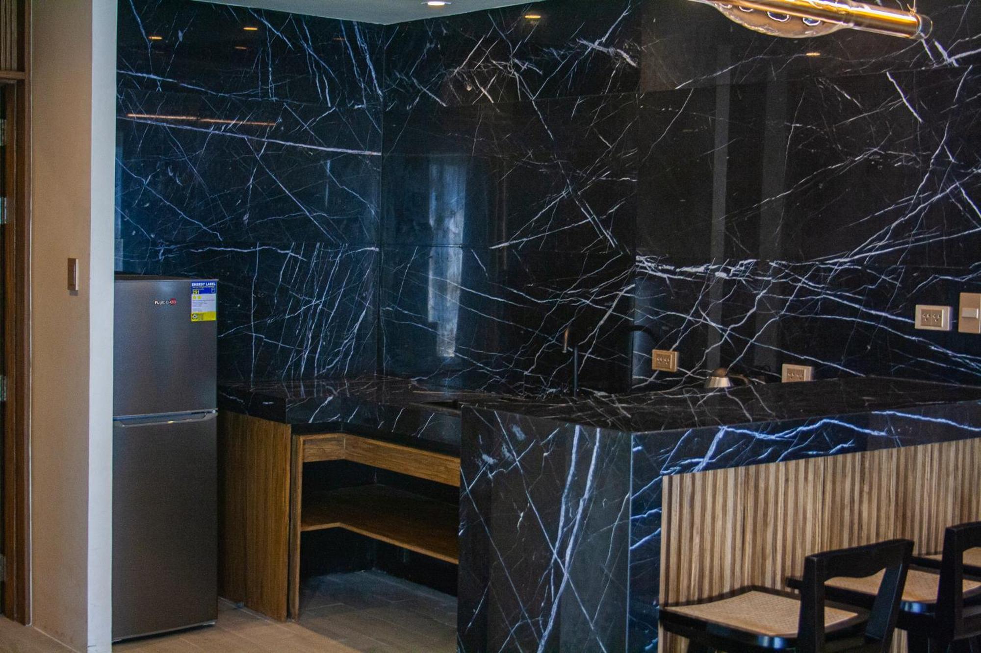 Elijah Hotel Dasmarinas Ngoại thất bức ảnh
