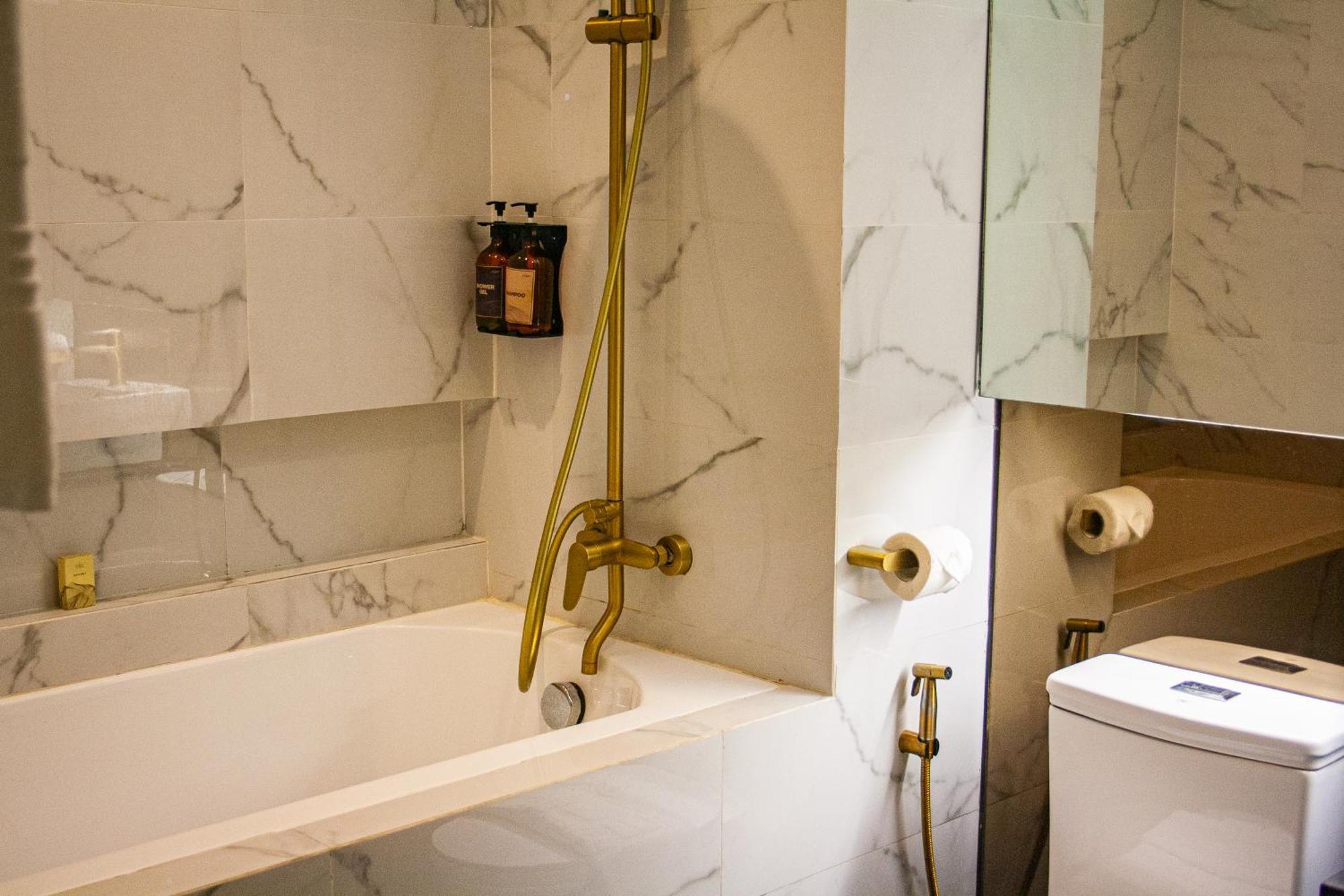 Elijah Hotel Dasmarinas Ngoại thất bức ảnh