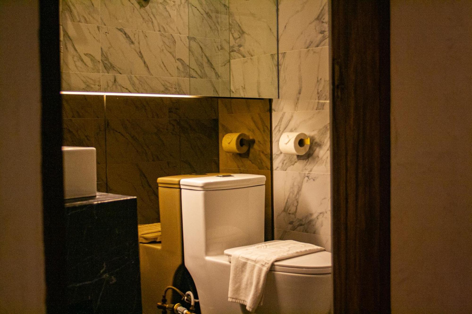 Elijah Hotel Dasmarinas Ngoại thất bức ảnh